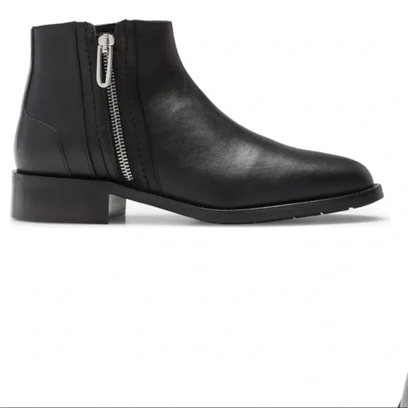 - AQUATALIA Nadie Black leather Waterproof booties size7.5 like New